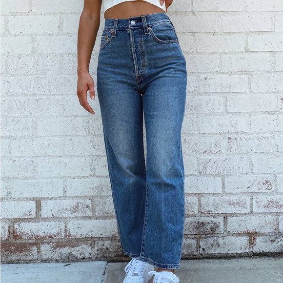 Levi's Ribcage Straight Ankle Jeans Haight
At the Ready - Picture 4 of 6